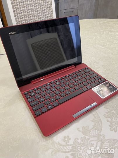 Asus TF300TG планшетник в идеальном состоянии