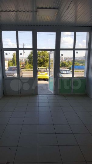 Автомагазин, кафе 30 м²