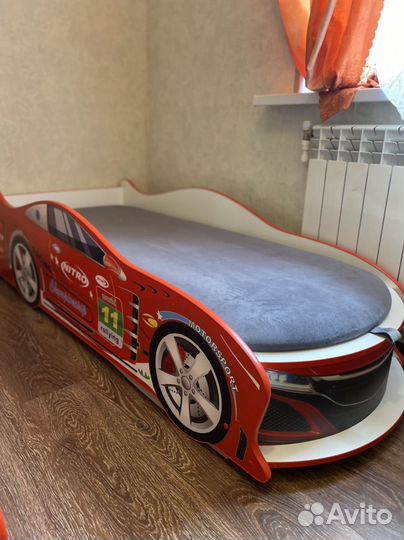 Детская кровать машина