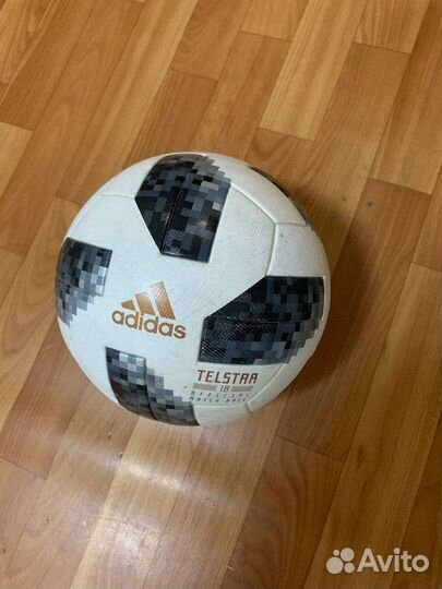 Футбольный мяч adidas telstar fifa 2018