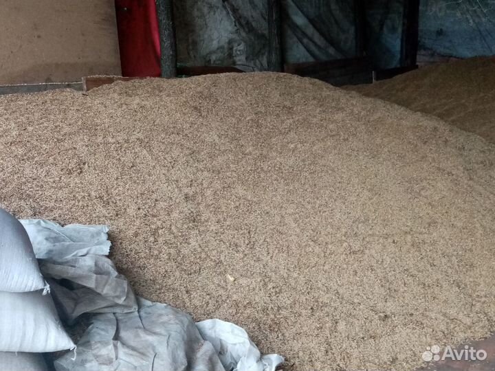Продам солому и зерно овес с викой