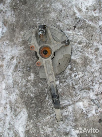 Кулак поворотный передний правый W251 R-klasse A25