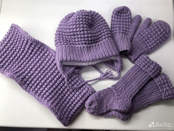Женский шарф, шапка, перчатки, носки