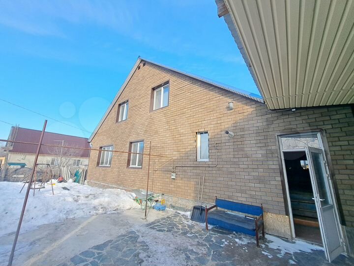 Дом 137,8 м² на участке 8 сот.