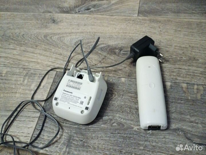 Panasonic KX-TG1611RUW радиотелефон