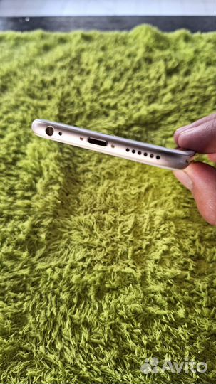 Телефон iPhone 6