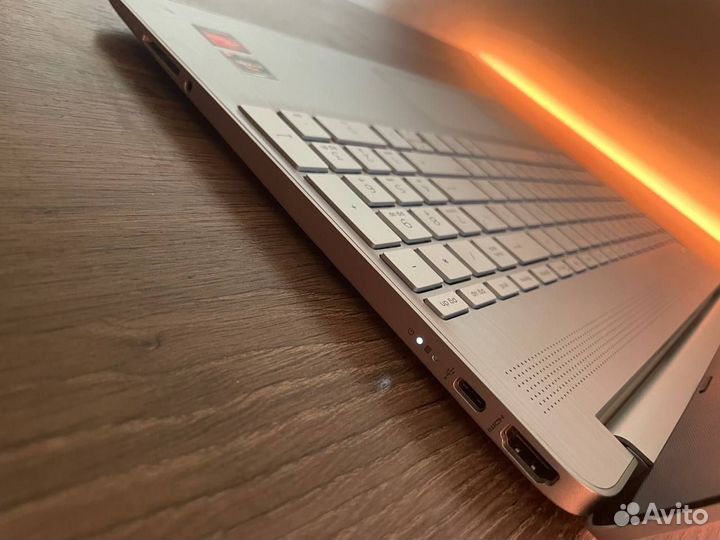 HP Pavilion AMD Ryzen 5 4500U