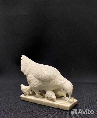 Нэцке.Окимоно Курица с цыплятами. Бивень мамонта