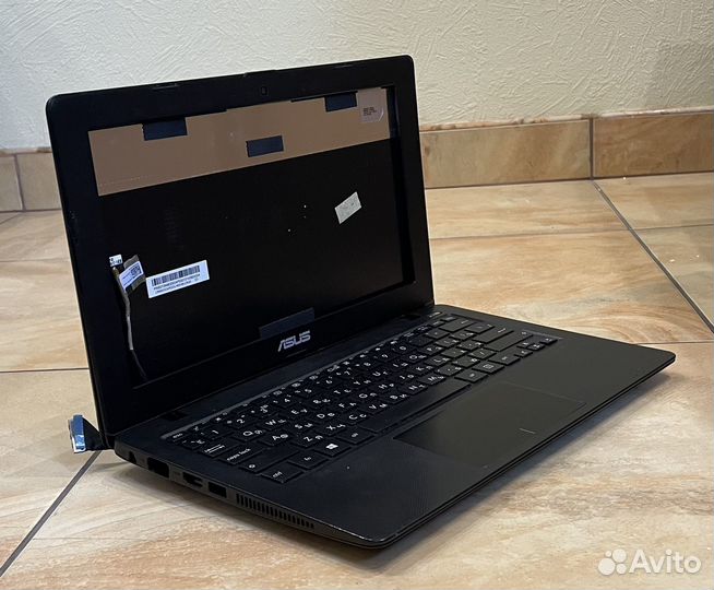 Asus F200M в разбор