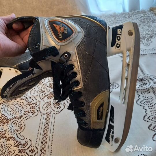 Коньки хоккейные 40 -41 размер б/у