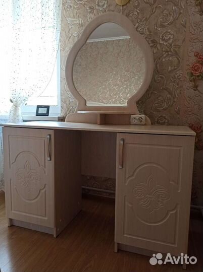 Туалетный столик