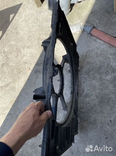 Кожух радиатора BMW