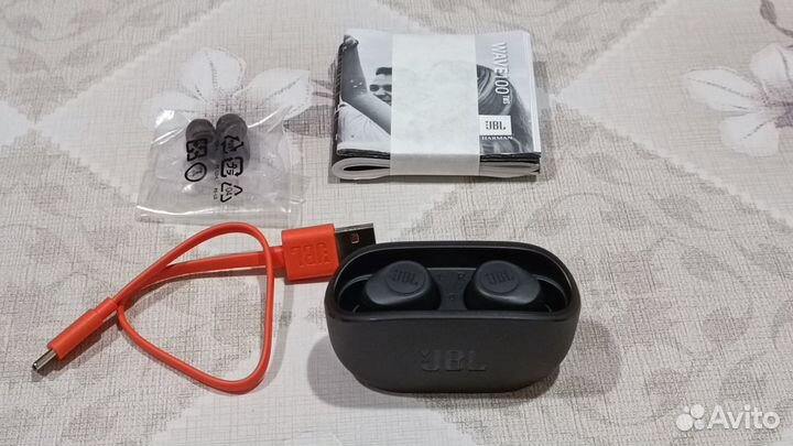 Беспроводные наушники JBL Wave 100TWS