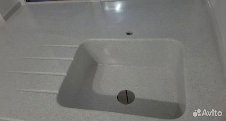 Кухонная столешница из искусственного камня