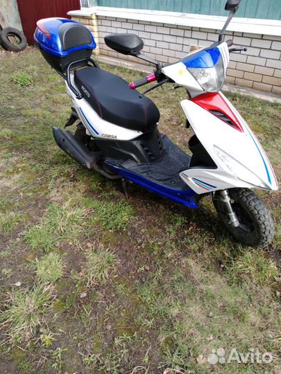 Скутер Vento corsa