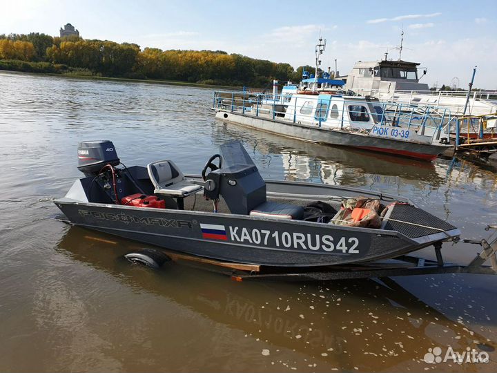 Продам водометную лодку