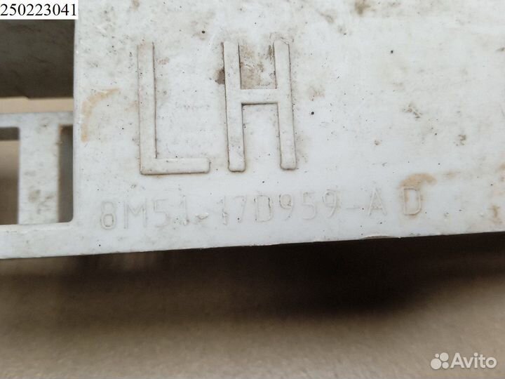 Кронштейн бампера переднего левый Ford Focus 2