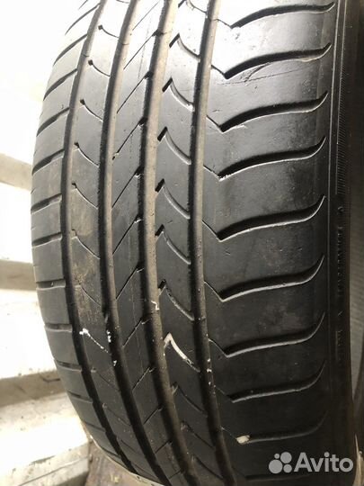 Goodyear EfficientGrip 255/45 R20