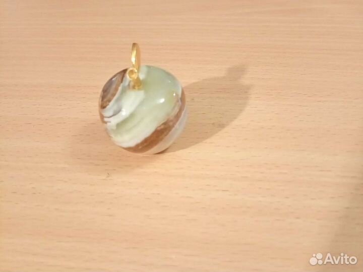 Яблочко из агата