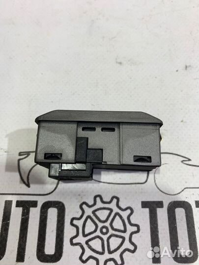 Блок управления люком Bmw 745 E65 N62B44 2004