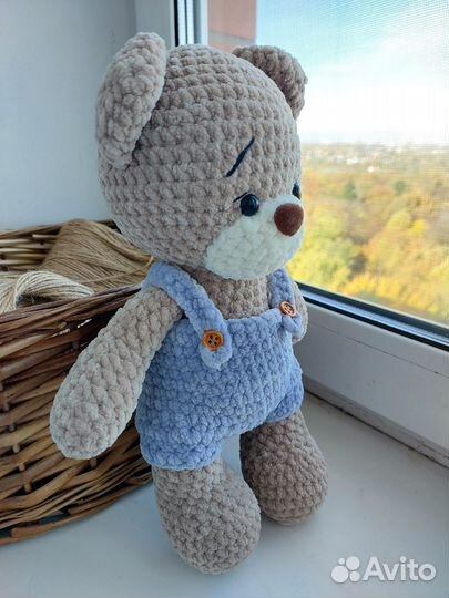 Плюшевый мишка вязаный тедди