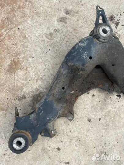 Подрамник передний 4B0399313DC