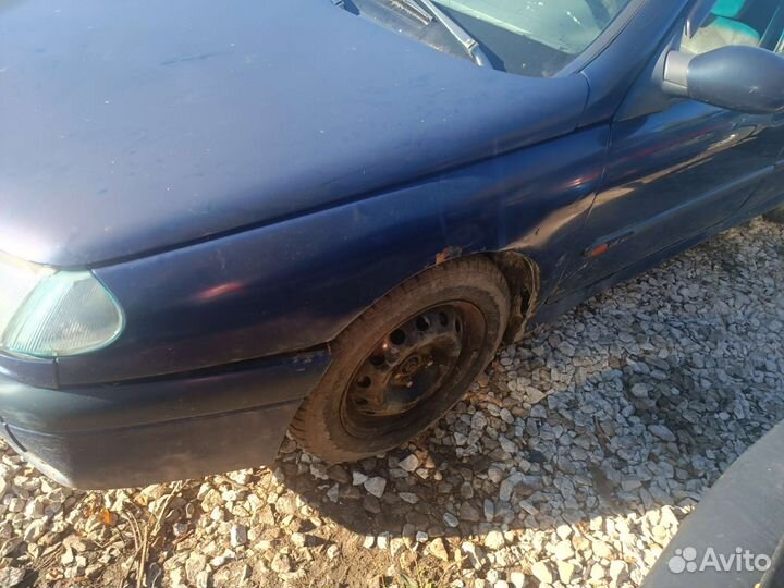 Капот Renault laguna 1