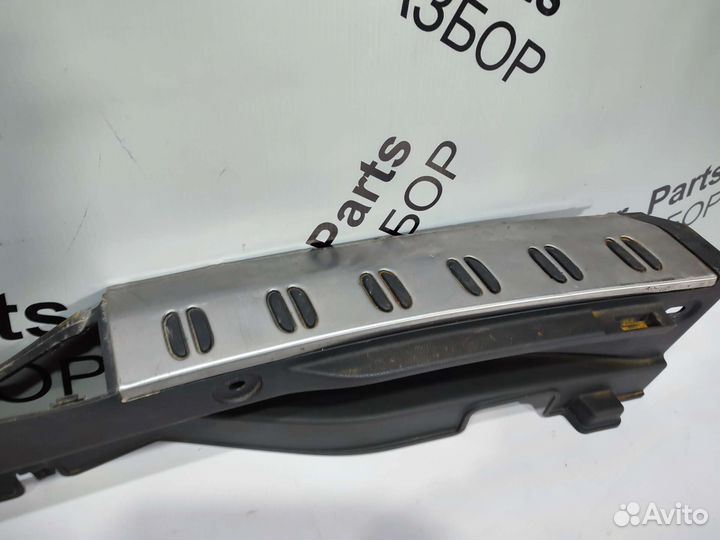 Обшивка багажника Nissan Qashqai+2 J10 84992EY10A