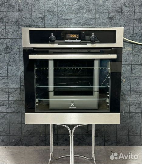 Духовой шкаф Electrolux EOB55351AX