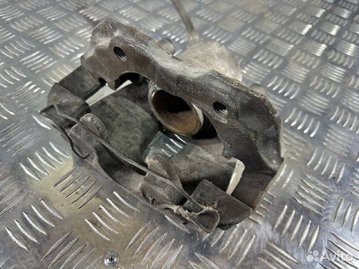 Суппорт передний левый Ford Focus 3