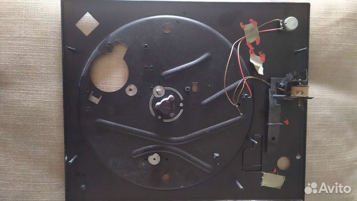 Стол от проигрывателя виниловых пластинок Вега-119