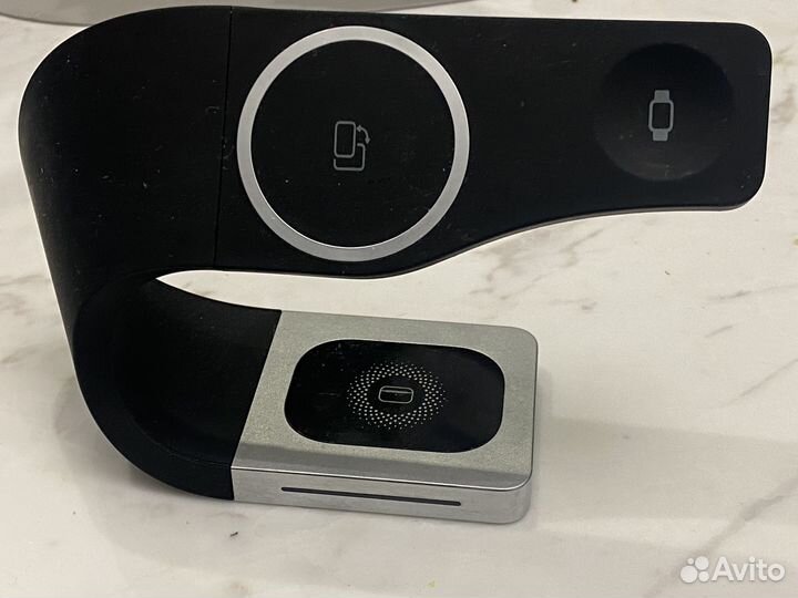 Зарядная станция iPhone Banola Qi в подарок