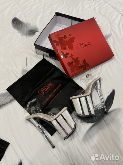 Стрипы pleaser 37 тройки