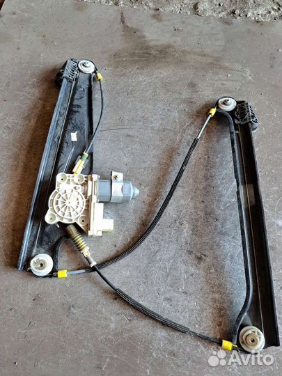 Стеклоподъемник передний правый на BMW E65