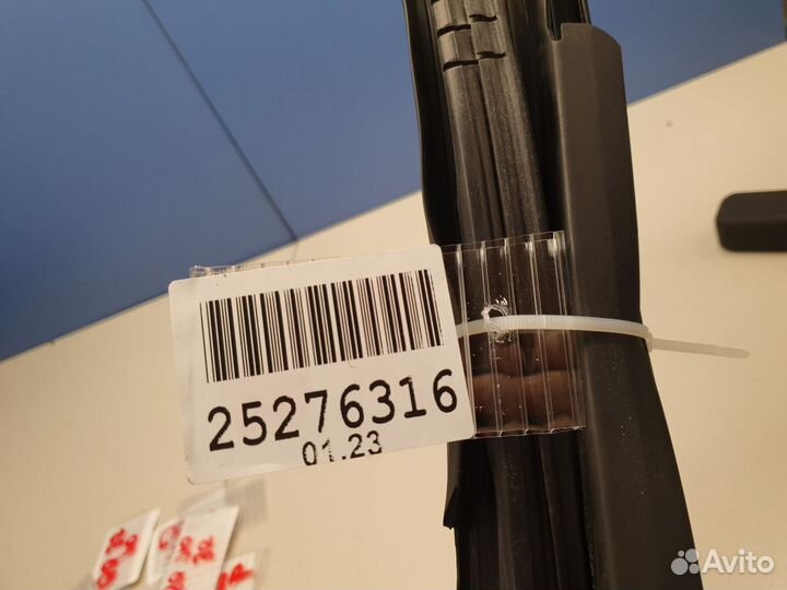 Уплотнитель стекла двери задний правый Nissan Qashqai J10 2006-2014