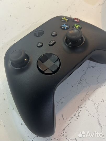 В доставке Геймпад xbox series s, x