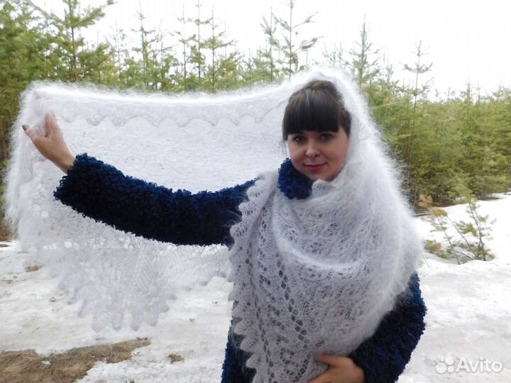 Палантин пуховый ажурный