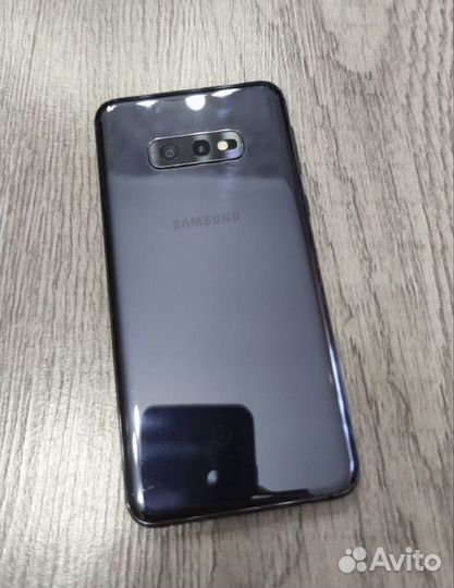 Samsung Galaxy S10e, 6/128 ГБ