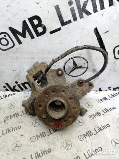 Кулак задний левый Mercdes Ml W164