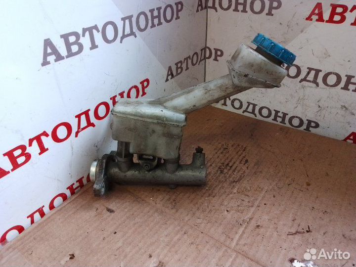Главный тормозной цилиндр Nissan Primera P12 1.8