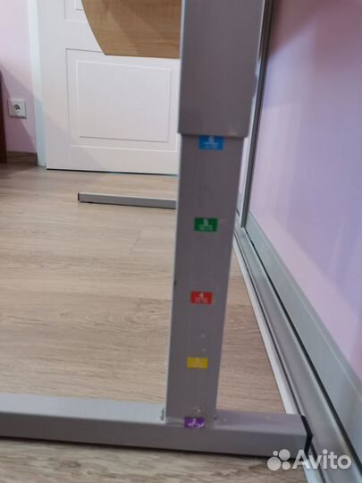 Стол в детскую (комплект детской мебели)