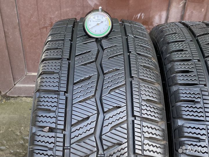Hankook Winter I'Cept LV RW12 215/65 R15C