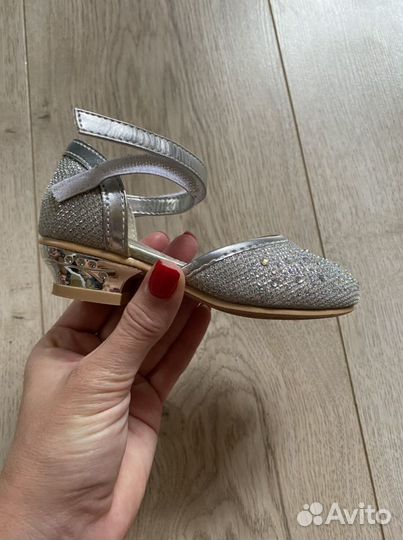 Туфли на девочку
