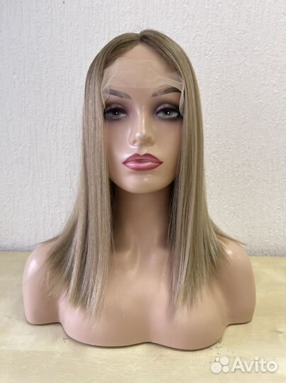 Парик на сетке русого цвета средней длины