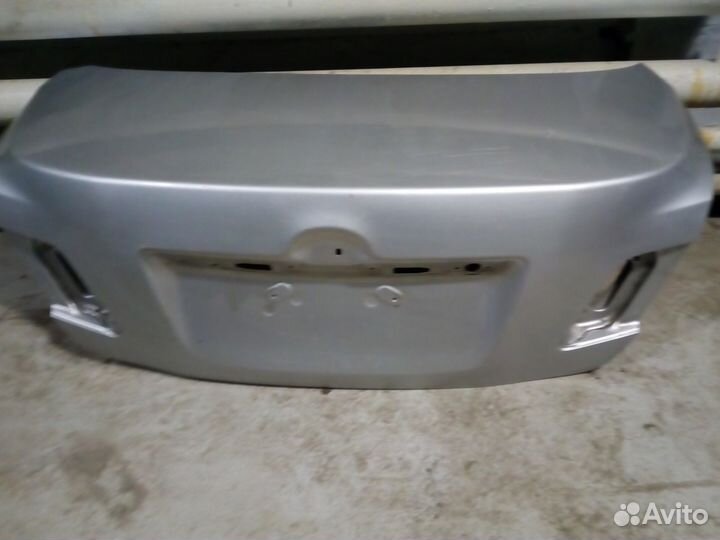 Крышку багажника Toyota Camry V40