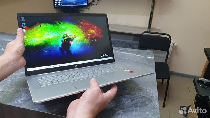 Ноутбук Hp (17.3