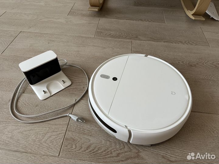 Продам робот-пылесос Xiaomi MI Robot Vacuum-Mop