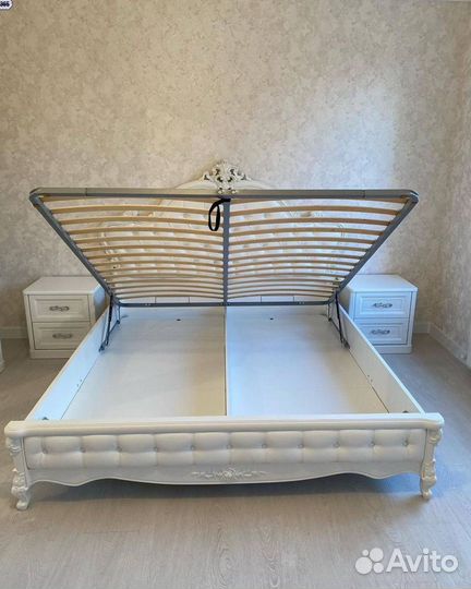 Спальня. Кровать двуспальная