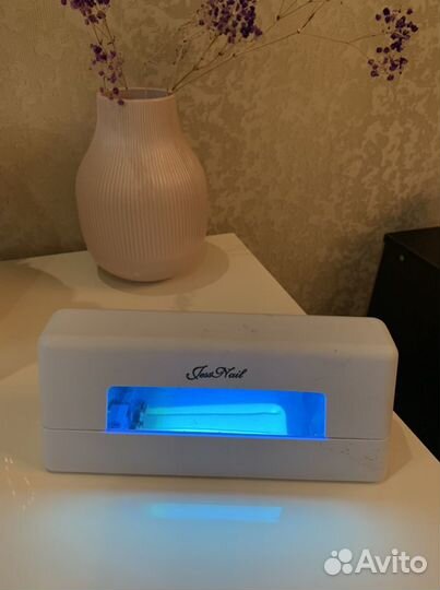 Для наращивания ногтей и лампа