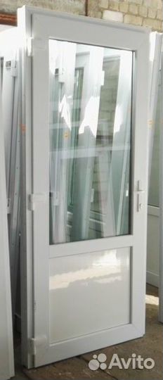 Дверь пластиковая входная 800 на 2000